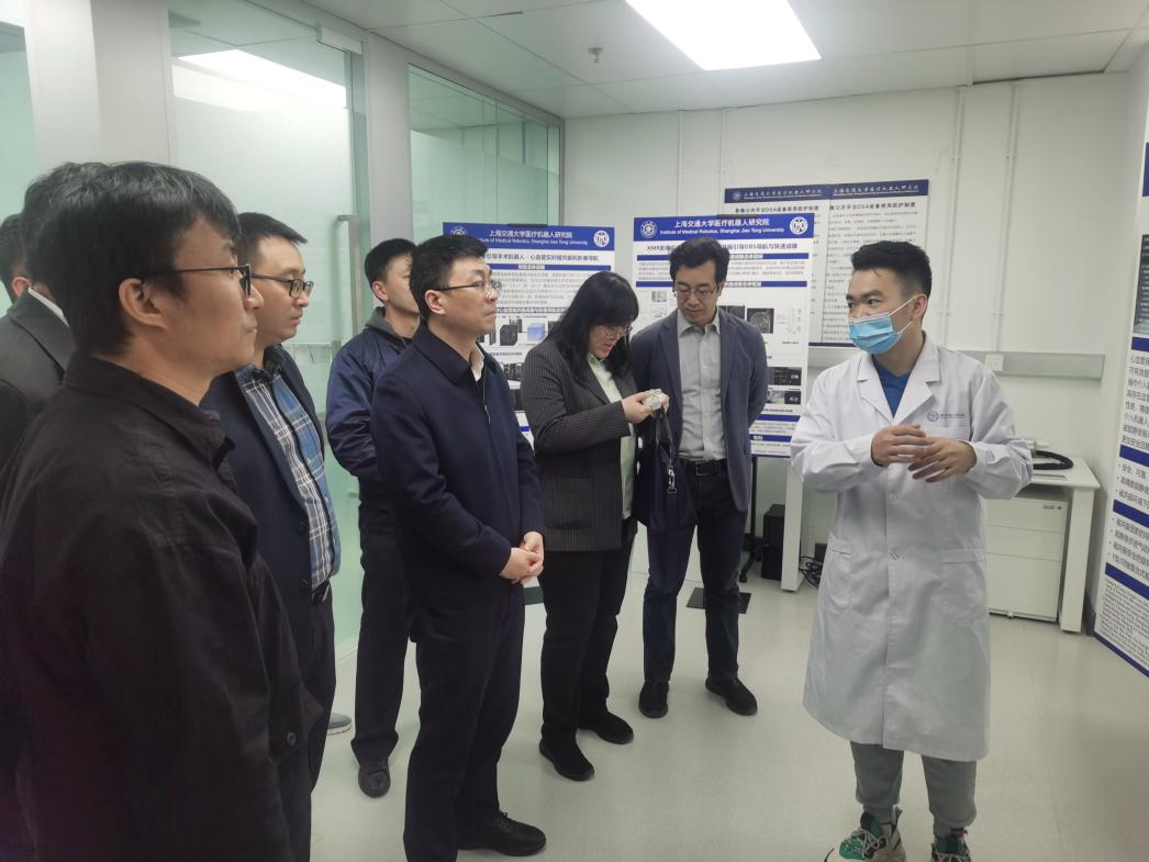哈工程智能学院一行参观医疗机器人研究院.png 哈工程智能学院一行参观医疗机器人研究院.png