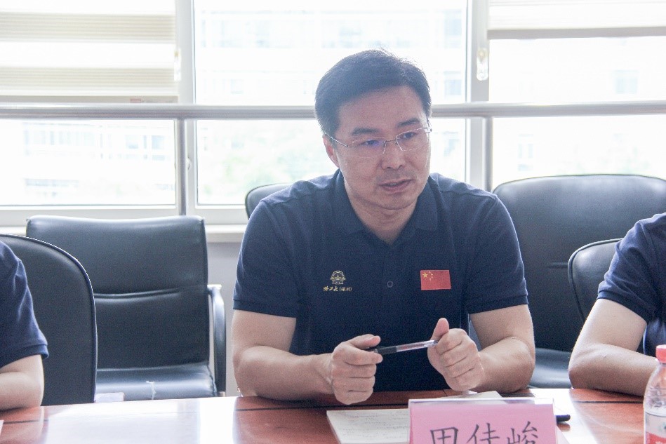 图3：哈工大（深圳）电信学院党委书记田佳峻介绍学院情况.jpg